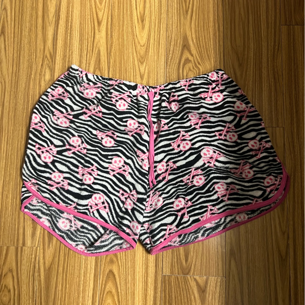 Skull pink shorts